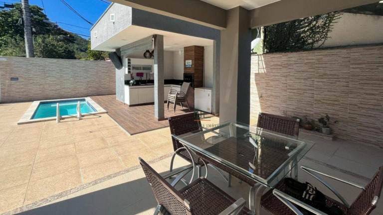 Imagem Casa com 5 Quartos à Venda, 220 m² em Itaipu - Niterói Imagem Casa com 5 Quartos à Venda, 220 m² em Itaipu - Niterói