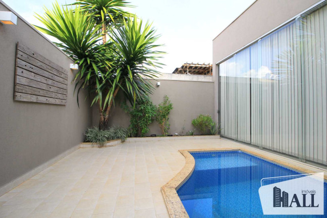 Imagem Casa com 3 Quartos à Venda, 230 m² em Centro - Bady Bassitt Imagem Casa com 3 Quartos à Venda, 230 m² em Centro - Bady Bassitt