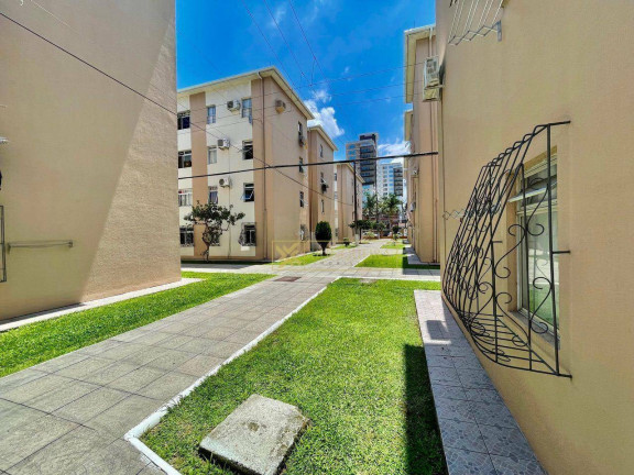 Imagem Apartamento com 3 Quartos à Venda, 48 m² em Barreiros - São José