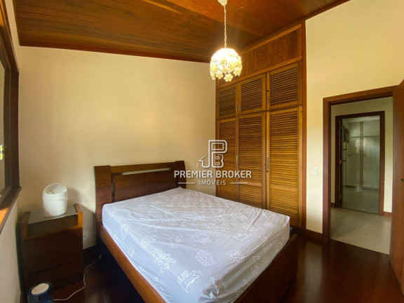 Imagem Casa com 4 Quartos à Venda, 550 m² em Três Córregos - Teresópolis