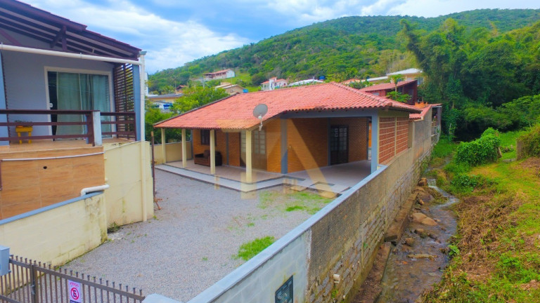 Imóvel com 2 Quartos à Venda,  em Gamboa - Garopaba