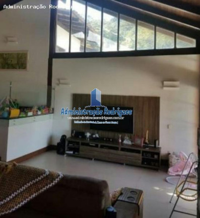 Casa com 4 Quartos à Venda, 352 m² em Itaipu - Niterói