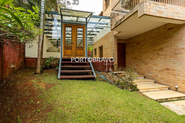 Imagem Casa com 4 Quartos à Venda, 350 m² em Granja Viana - Carapicuíba Imagem Casa com 4 Quartos à Venda, 350 m² em Granja Viana - Carapicuíba
