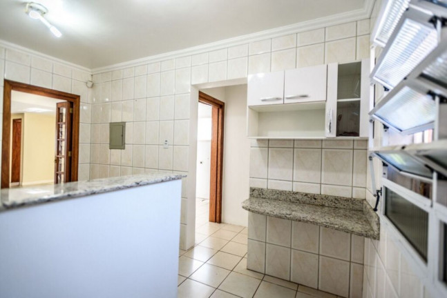 Imagem Imóvel com 4 Quartos à Venda,  em Tristeza - Porto Alegre