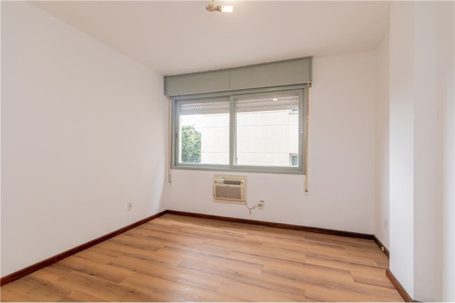 Imagem Imóvel com 3 Quartos à Venda,  em Auxiliadora - Porto Alegre