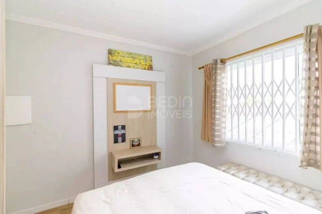 Imagem Sobrado com 3 Quartos à Venda, 157 m² em água Verde - Curitiba Imagem Sobrado com 3 Quartos à Venda, 157 m² em água Verde - Curitiba