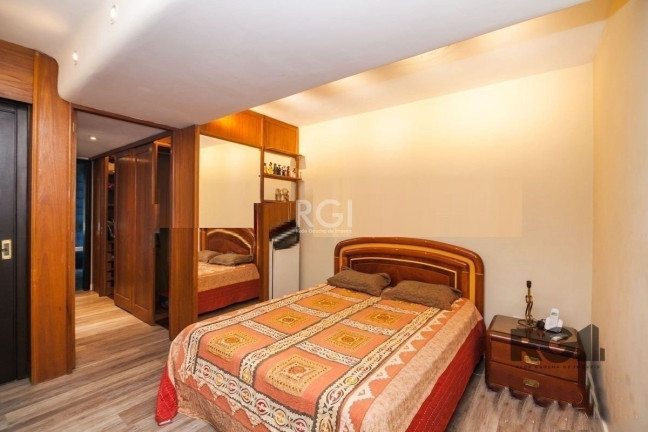 Imagem Casa com 3 Quartos para Alugar, 253 m² em Rio Branco - Porto Alegre