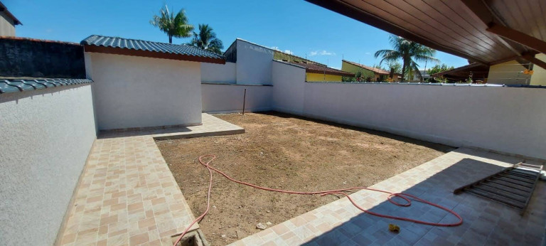 Imagem Casa com 3 Quartos à Venda, 250 m² em Centro - Peruíbe