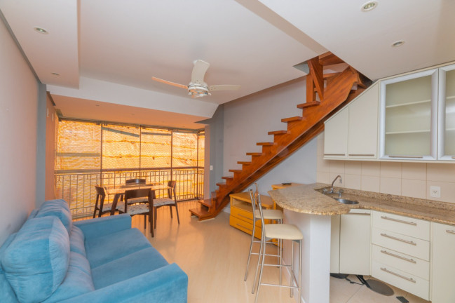 Imagem Imóvel com 1 Quarto à Venda, 47 m² em Menino Deus - Porto Alegre Imagem Imóvel com 1 Quarto à Venda, 47 m² em Menino Deus - Porto Alegre