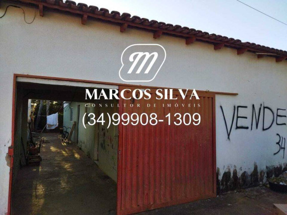 Casa com 4 Quartos à Venda, 300 m² em Segismundo Pereira - Uberlândia