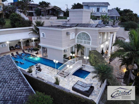 Casa com 4 Quartos à Venda ou Locação, 980 m² em Granja Viana - Carapicuíba