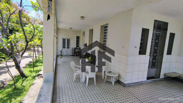 Imagem Casa com 7 Quartos à Venda, 245 m² em Carmo - Olinda Imagem Casa com 7 Quartos à Venda, 245 m² em Carmo - Olinda
