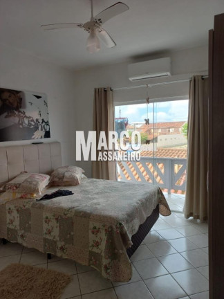 Imagem Casa com 5 Quartos à Venda, 450 m² em Centro - Balneário Barra Do Sul Imagem Casa com 5 Quartos à Venda, 450 m² em Centro - Balneário Barra Do Sul