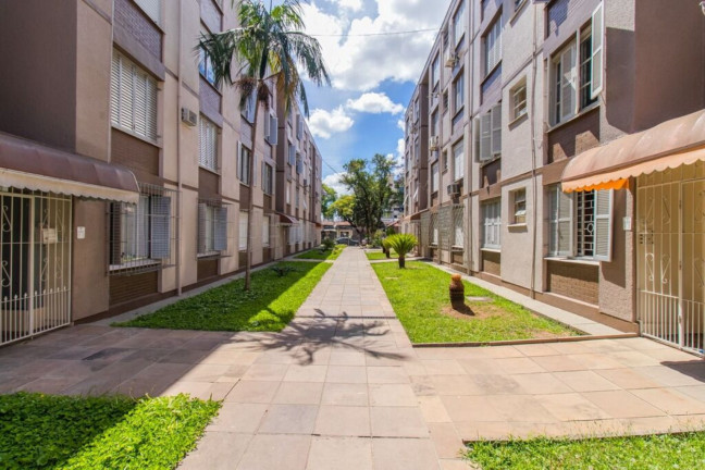 Imagem Imóvel com 2 Quartos à Venda, 44 m² em Jardim Itu - Porto Alegre Imagem Imóvel com 2 Quartos à Venda, 44 m² em Jardim Itu - Porto Alegre