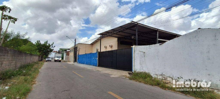 Imagem Galpão para Alugar, 732 m² em Coaçu - Eusébio Imagem Galpão para Alugar, 732 m² em Coaçu - Eusébio