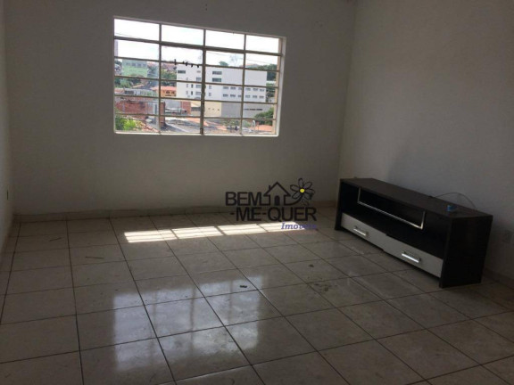 Casa com 3 Quartos à Venda, 300 m² em Jardim Mangalot - São Paulo
