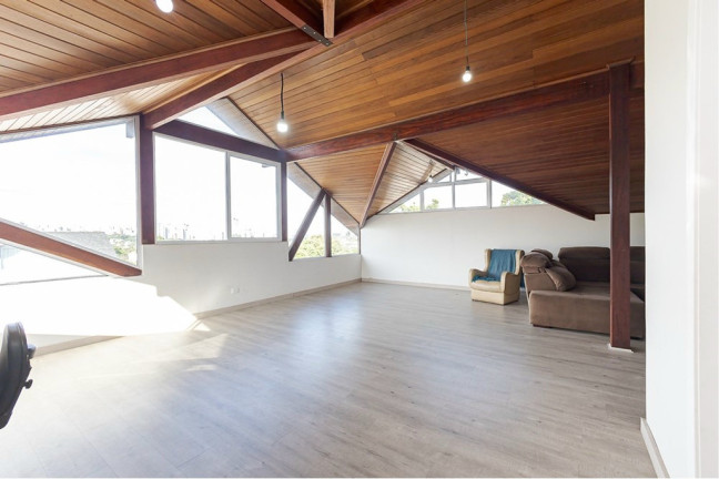 Imagem Casa com 4 Quartos à Venda, 320 m² em Santo Inácio - Curitiba Imagem Casa com 4 Quartos à Venda, 320 m² em Santo Inácio - Curitiba