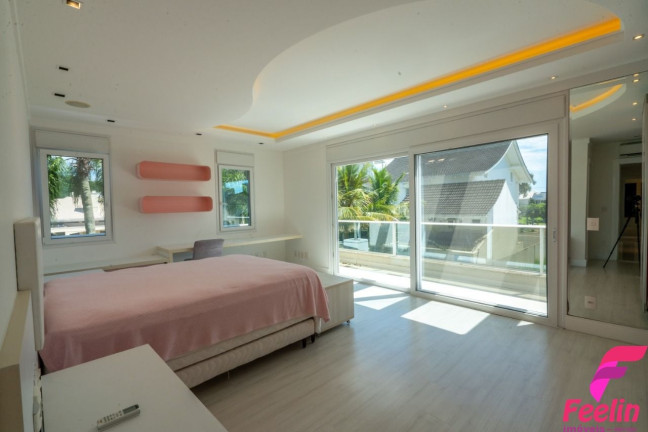 Imagem Casa com 7 Quartos à Venda, 1.103 m² em Jurerê Internacional - Florianópolis Imagem Casa com 7 Quartos à Venda, 1.103 m² em Jurerê Internacional - Florianópolis