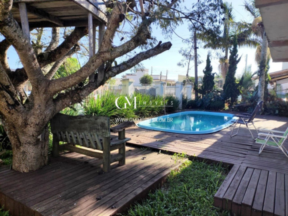 Imagem Casa com 6 Quartos à Venda, 160 m² em Curtume - Torres