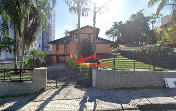 Casa com 3 Quartos para Alugar, 269 m² em Floresta - Joinville