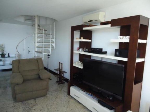Imagem Cobertura com 4 Quartos para Alugar, 250 m² em Ingá - Niterói