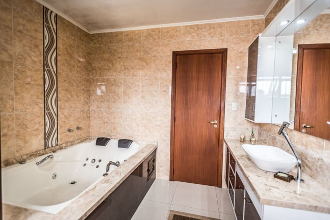 Imagem Imóvel com 4 Quartos à Venda,  em Sarandi - Porto Alegre
