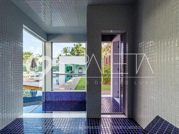 Imagem Sobrado com 7 Quartos à Venda, em Praia De Pernambuco - Guarujá Imagem Sobrado com 7 Quartos à Venda, em Praia De Pernambuco - Guarujá