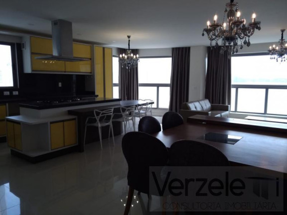 Imagem Apartamento com 4 Quartos para Temporada, 183 m² em Centro - Balneário Camboriú Imagem Apartamento com 4 Quartos para Temporada, 183 m² em Centro - Balneário Camboriú