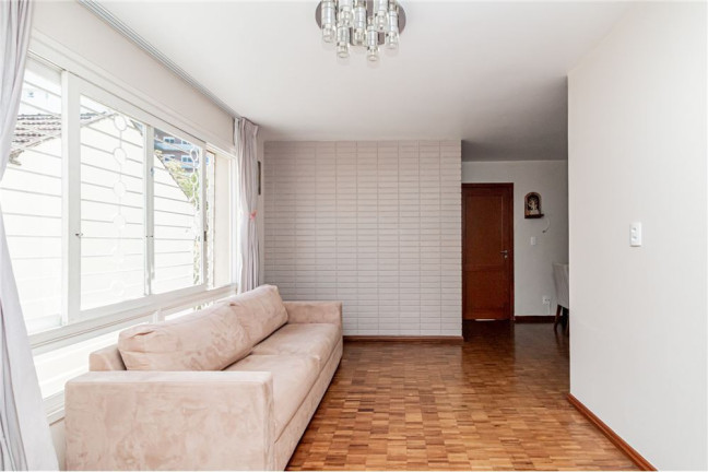 Imagem Imóvel com 3 Quartos à Venda, em Rio Branco - Porto Alegre Imagem Imóvel com 3 Quartos à Venda, em Rio Branco - Porto Alegre