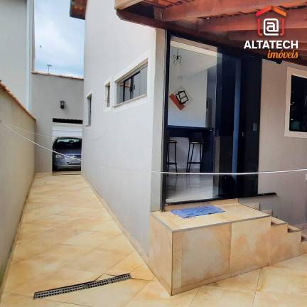Imagem Casa com 3 Quartos à Venda, 200 m² em Loteamento Residencial Santa Clara Ii - Poços De Caldas Imagem Casa com 3 Quartos à Venda, 200 m² em Loteamento Residencial Santa Clara Ii - Poços De Caldas