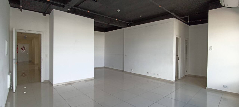Sala Comercial à Venda, 56 m² em Alphaville Industrial - Barueri
