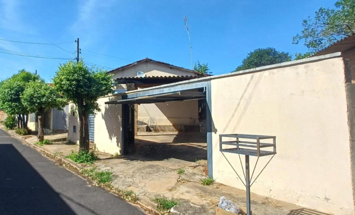 Casa com 4 Quartos à Venda,  em Vila Azevedo - Lins