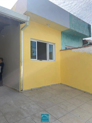 Casa com 2 Quartos à Venda, 69 m²