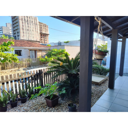 Imagem Casa com 3 Quartos à Venda, em Centro - Camboriú Imagem Casa com 3 Quartos à Venda, em Centro - Camboriú