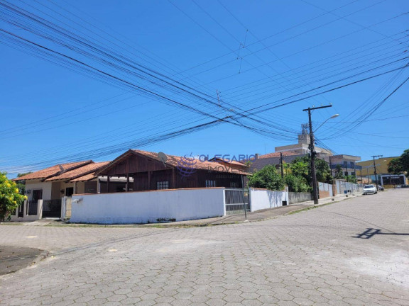 Imagem Casa à Venda, 235 m² em Centro - Penha Imagem Casa à Venda, 235 m² em Centro - Penha