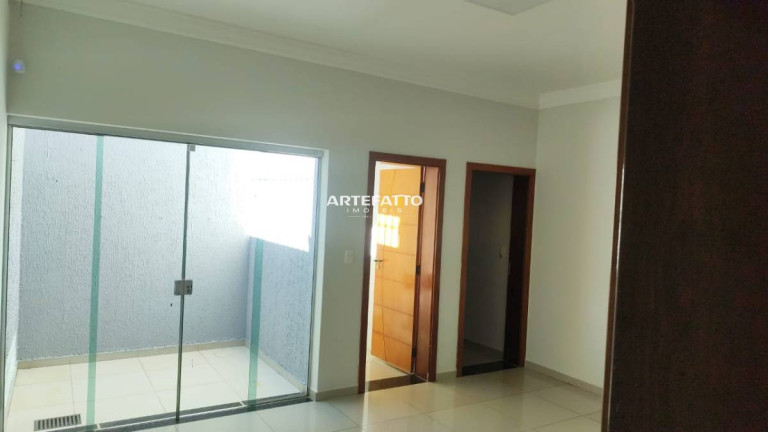 Imagem Casa com 4 Quartos à Venda, 240 m²