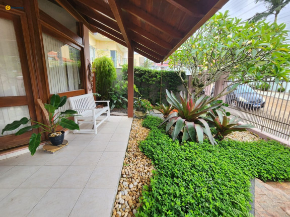 Imagem Casa com 4 Quartos à Venda, 345 m² em João Paulo - Florianópolis Imagem Casa com 4 Quartos à Venda, 345 m² em João Paulo - Florianópolis