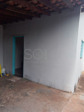 Imagem Casa com 2 Quartos à Venda, 160 m² em Conjunto Habitacional Victório De Santi - Araraquara Imagem Casa com 2 Quartos à Venda, 160 m² em Conjunto Habitacional Victório De Santi - Araraquara