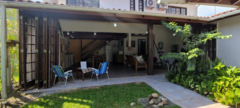 Imagem Casa com 4 Quartos à Venda, 110 m² em Centro - Garopaba Imagem Casa com 4 Quartos à Venda, 110 m² em Centro - Garopaba