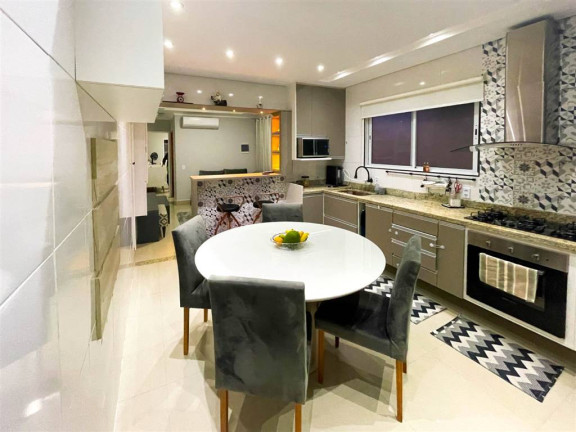 Casa com 4 Quartos à Venda,  em Jardim Quietude - Praia Grande
