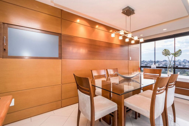 Imagem Imóvel com 4 Quartos à Venda, 210 m² em Jardim Planalto - Porto Alegre Imagem Imóvel com 4 Quartos à Venda, 210 m² em Jardim Planalto - Porto Alegre
