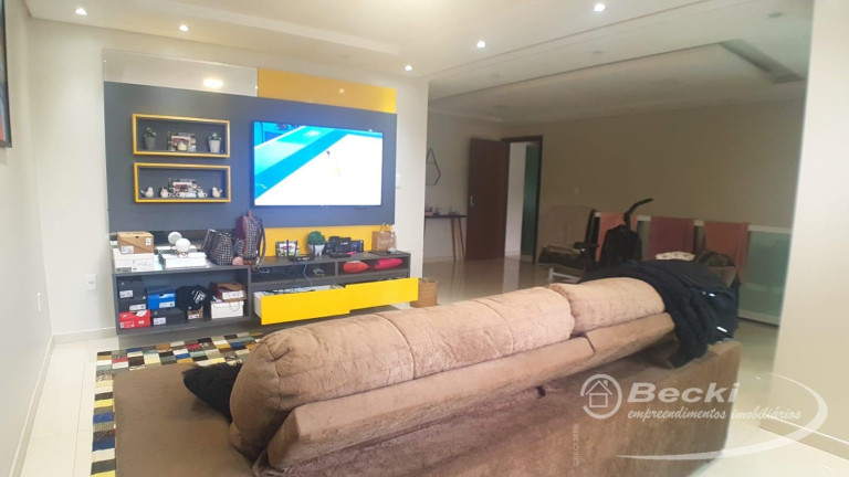Imagem Sobrado com 3 Quartos à Venda, 200 m² em Santa Catarina - Joinville