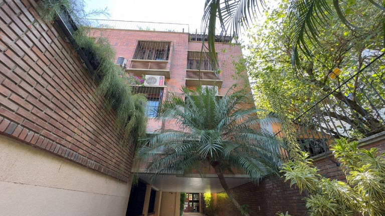 Imagem Apartamento com 3 Quartos à Venda, 178 m² em Santa Cecília - Porto Alegre Imagem Apartamento com 3 Quartos à Venda, 178 m² em Santa Cecília - Porto Alegre