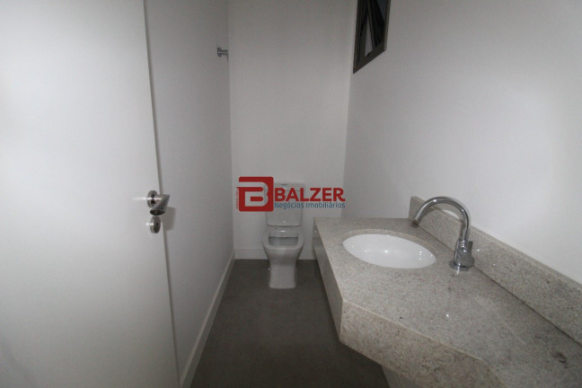 Imagem Apartamento com 3 Quartos à Venda, 136 m² em Centro - Florianópolis Imagem Apartamento com 3 Quartos à Venda, 136 m² em Centro - Florianópolis