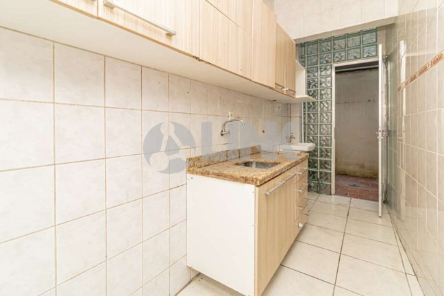 Imagem Apartamento com 2 Quartos à Venda, 67 m² em Santana - Porto Alegre