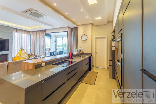 Imagem Casa com 4 Quartos à Venda, 600 m² em São Francisco De Assis - Camboriú Imagem Casa com 4 Quartos à Venda, 600 m² em São Francisco De Assis - Camboriú