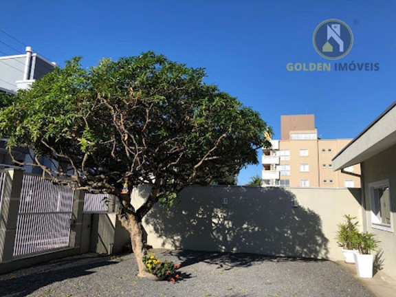 Imagem Casa com 3 Quartos para Temporada, 190 m² em Bombas - Bombinhas Imagem Casa com 3 Quartos para Temporada, 190 m² em Bombas - Bombinhas