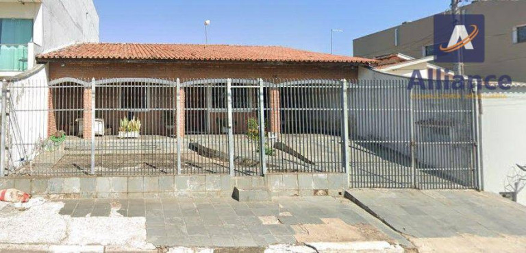 Casa com 3 Quartos para Alugar, 220 m² em Santo Antônio - Louveira
