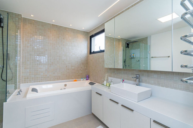 Imagem Cobertura com 3 Quartos à Venda, 182 m² em Menino Deus - Porto Alegre Imagem Cobertura com 3 Quartos à Venda, 182 m² em Menino Deus - Porto Alegre