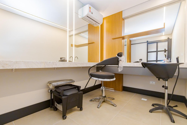 Imagem Kitnet com 1 Quarto à Venda, 23 m² em Centro - Curitiba